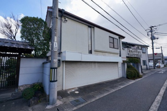 【前面道路含む現地写真】 | 建物は解体予定となっています。