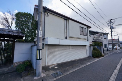 【前面道路含む現地写真】 | 倉敷市中島96坪の広い整形地！（解体更地渡し） | 建物は解体予定となっています。