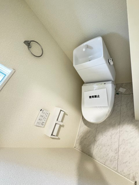 リナージュ前橋南町２丁目24-1期 　2号棟のトイレ|1階トイレです。清潔感のある白を基調としています。
温水洗浄・便座暖房機能の付いた快適なトイレです☆