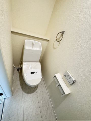 リナージュ前橋南町２丁目24-1期 　2号棟のトイレ|2階トイレです。清潔感のある白を基調としています。