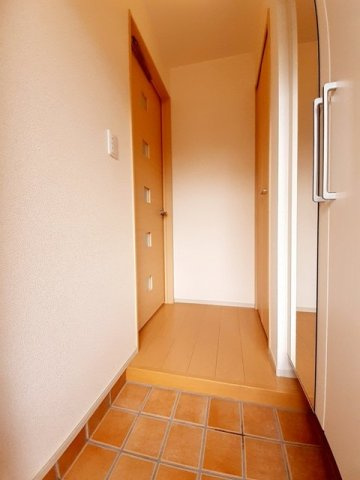 ポライトツリーの玄関