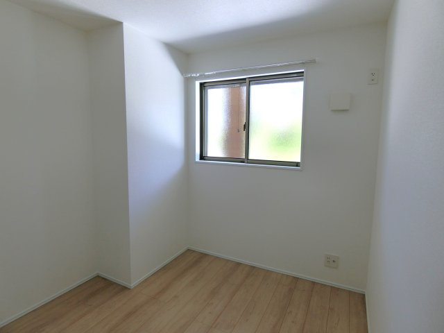 カーム一宮の洋室