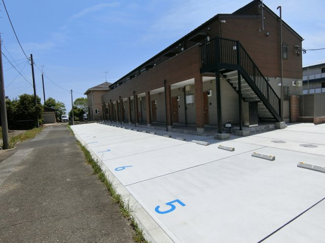 カーム一宮の駐車場