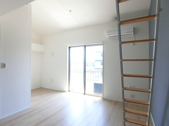 カーム一宮の居間・リビング