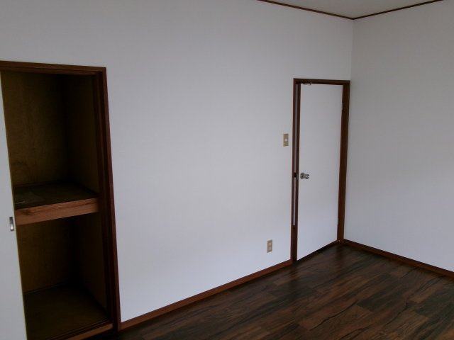 第１春陽マンションの洋室