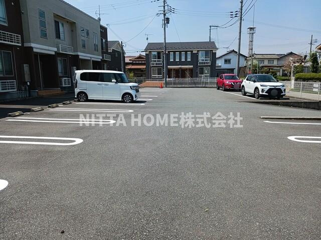 メゾン桜Ⅰの駐車場|敷地内に駐車場も完備♪