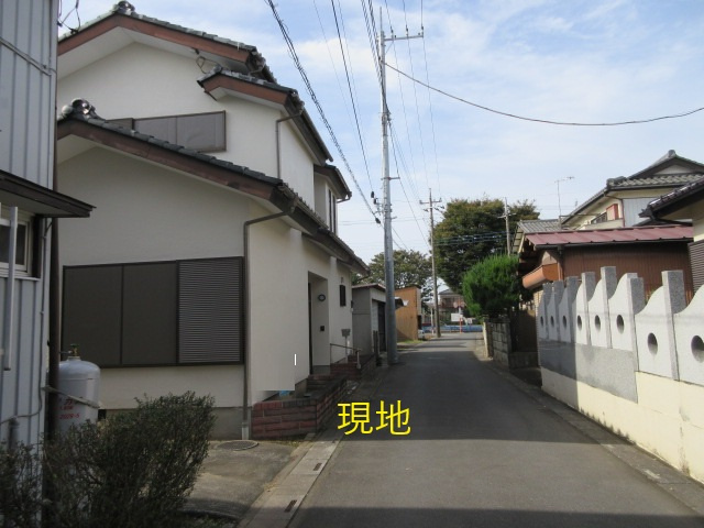 中古戸建　熊谷市別府2-94（リフォーム住宅）の前面道路含む現地写真