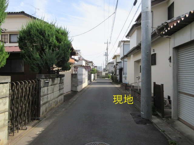 中古戸建　熊谷市別府2-94（リフォーム住宅）の前面道路含む現地写真