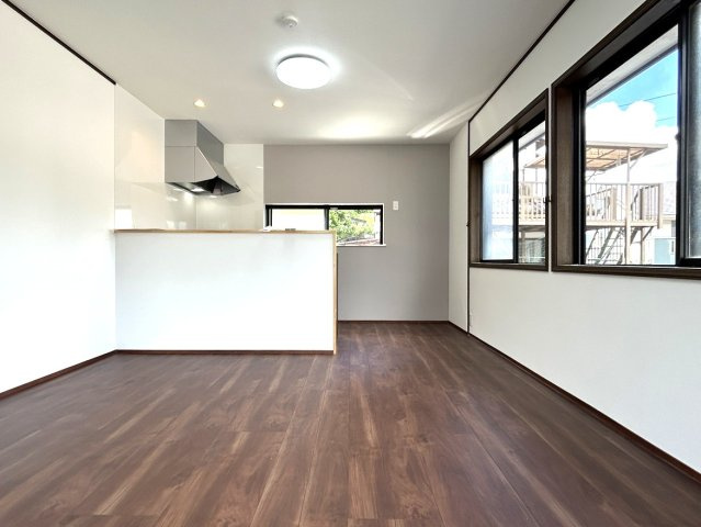 高知市神田　中古戸建ての居間・リビング