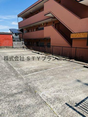 仲介手数料0円！コーポラス糸の駐車場