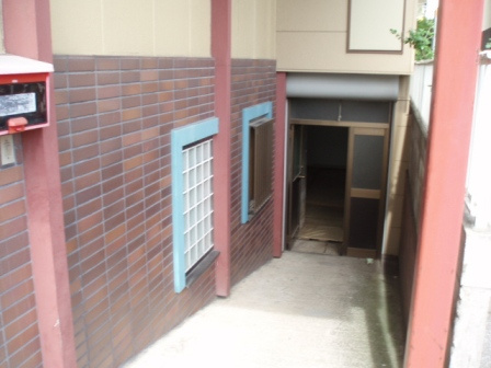 足立区青井１丁目の事務所のエントランス