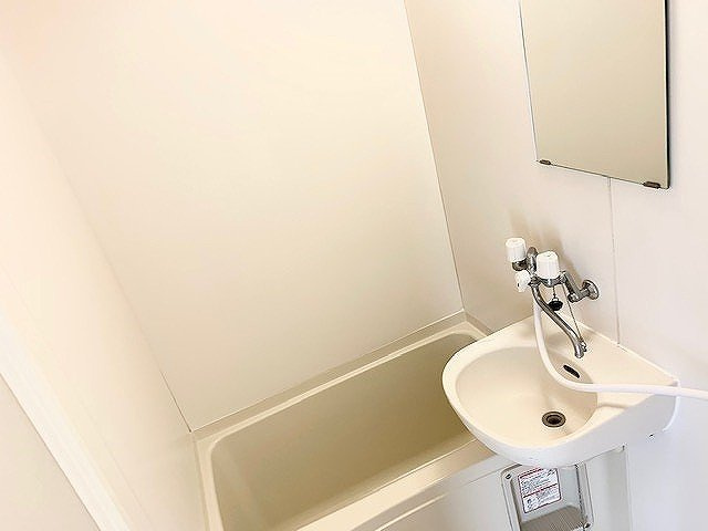 レオパレスレヴェルベールⅠの独立洗面台