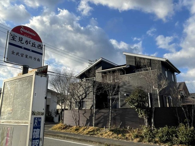 室見が丘１丁目　戸建の外観|バス停が目の前で便利です