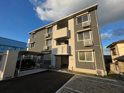 【外観】 | 　ルシオル 鞘ヶ谷 | お得に住まいをお探しするなら不動産すまラボにお任せ下さい♪
〇現地待合わせOK　〇LINE対応可　〇他社物件持ち込みＯＫ
〇遠隔契約OK　〇お値引き喜んで♪
皆様のお問合せをお待ちしています♪