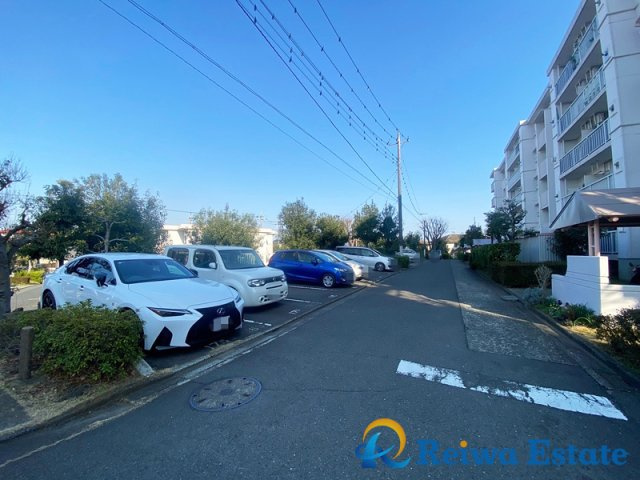 湘南ライフタウン駒寄第二住宅45号棟の駐車場