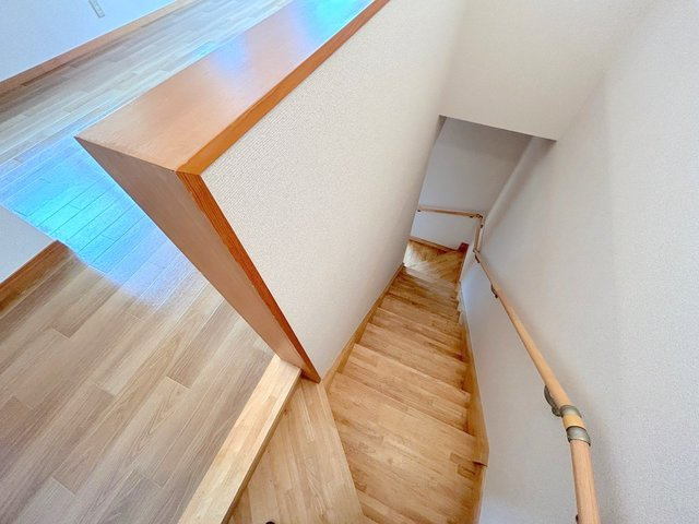 ココミカワヤの居間・リビング|★階段★