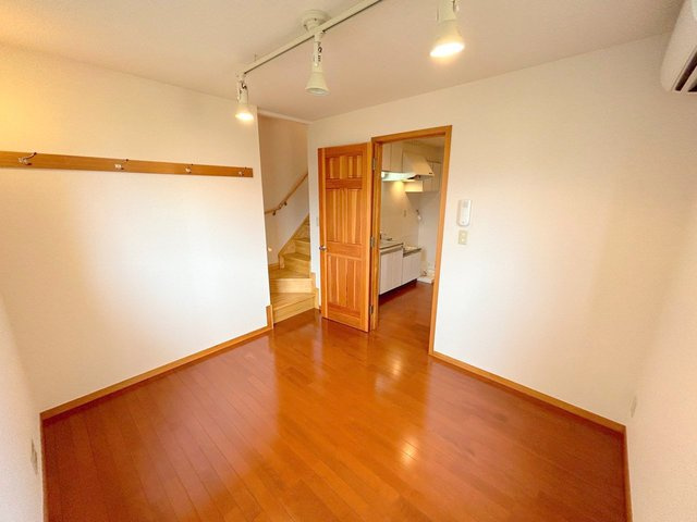 ココミカワヤの居間・リビング