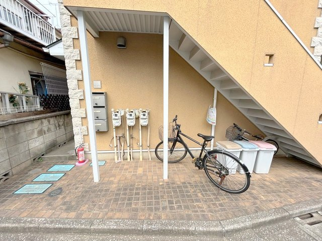 ココミカワヤのエントランス|★自転車置き場★