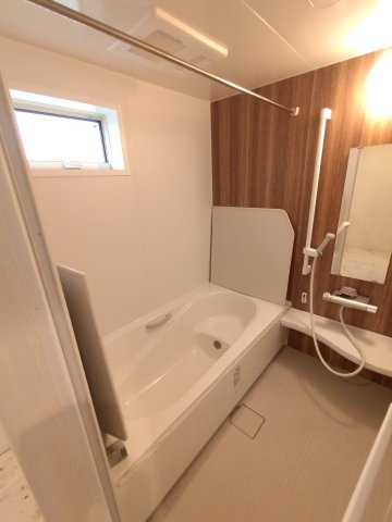 若宮２丁目戸建ての浴室