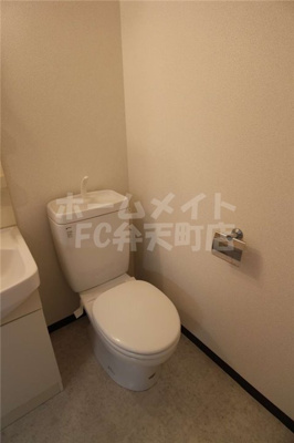 【トイレ】 | アリビオ港晴 | 清潔感のあるトイレです