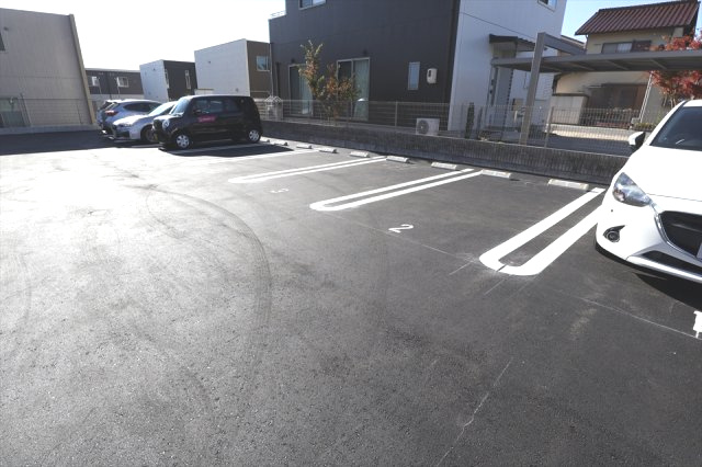 BEREO RYUOの駐車場