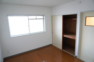 【洋室】 | 第2アゼリアハイツ | 6帖　収納