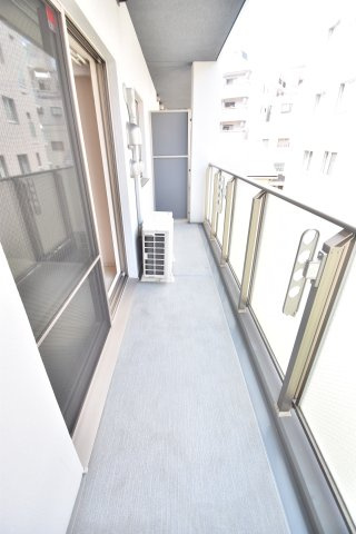 大阪市城東区成育２丁目の賃貸マンションのバルコニー