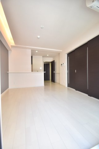 大阪市城東区成育２丁目の賃貸マンションの居間・リビング