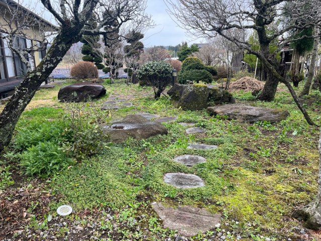 栃木県塩谷郡塩谷町　住居付き店舗の中庭