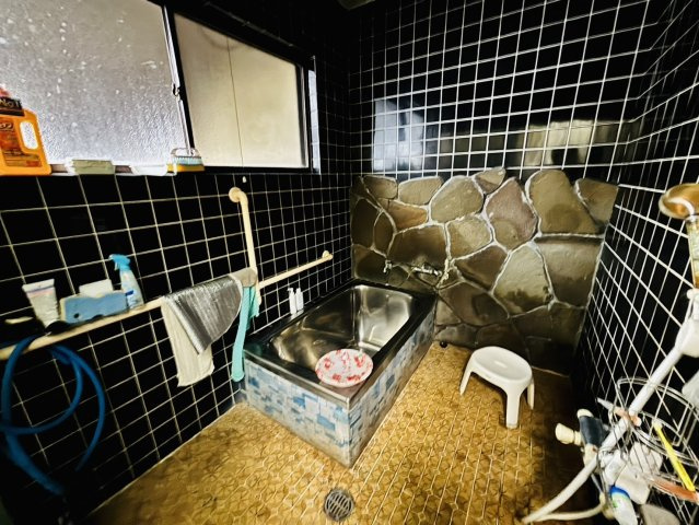 栃木県塩谷郡塩谷町　住居付き店舗の浴室