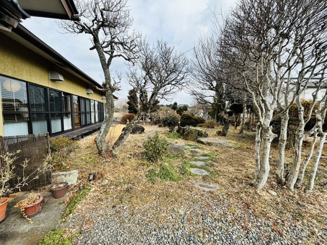 栃木県塩谷郡塩谷町　住居付き店舗の中庭