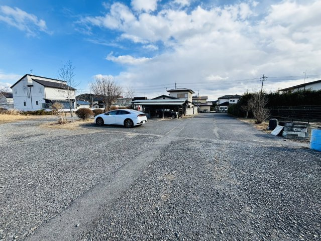栃木県塩谷郡塩谷町　住居付き店舗の駐車場