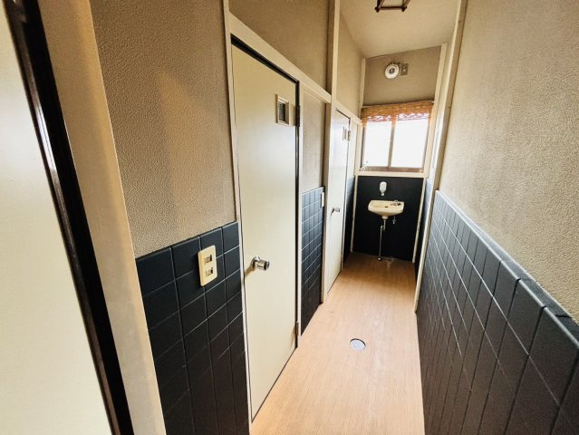 栃木県塩谷郡塩谷町　住居付き店舗のトイレ