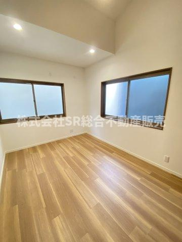 布市町4丁目中古戸建の洋室|個人の部屋や寝室として使える洋室です