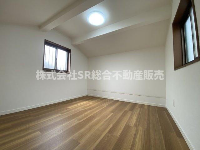布市町4丁目中古戸建の子供部屋|3帖のロフトです。お子様の遊び場、寝室としても使えます！