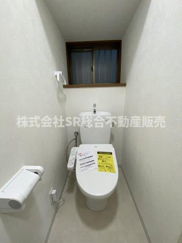 布市町4丁目中古戸建のトイレ|温水洗浄便座もございます♪新調されたばかりです！