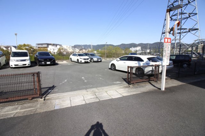 【駐車場】 | パデシオン桃山南 | 〈こちらの物件〉に興味がある方はお気軽にお問い合わせ下さい！月々のお支払い希望額からお客様が購入可能な物件の価格をシミュレーション致します(*´▽｀*)