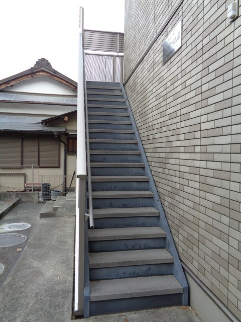 ストーンリバーハイムBのエントランス