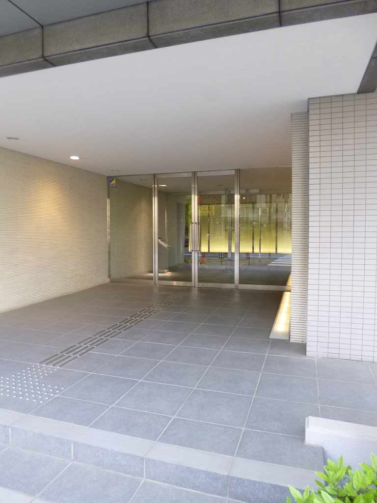 パークアクシス元浅草ステージのエントランス