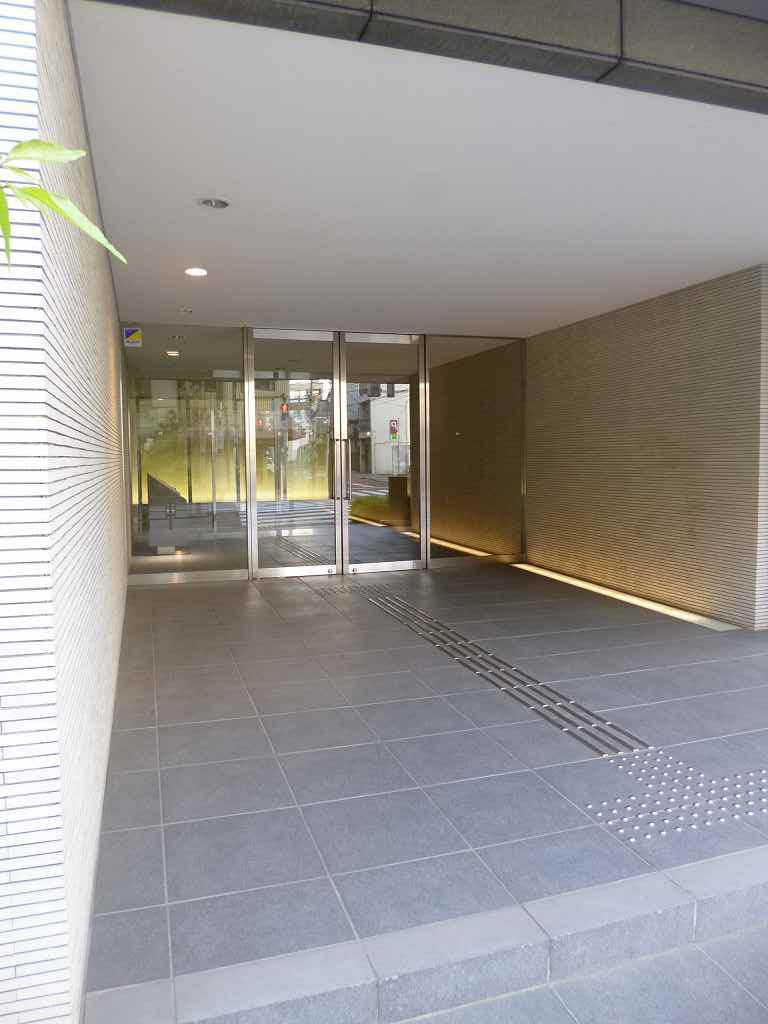 パークアクシス元浅草ステージのエントランス