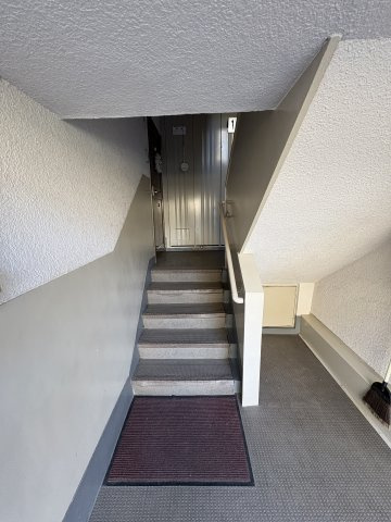 南円明寺ヶ丘団地15棟のロビー