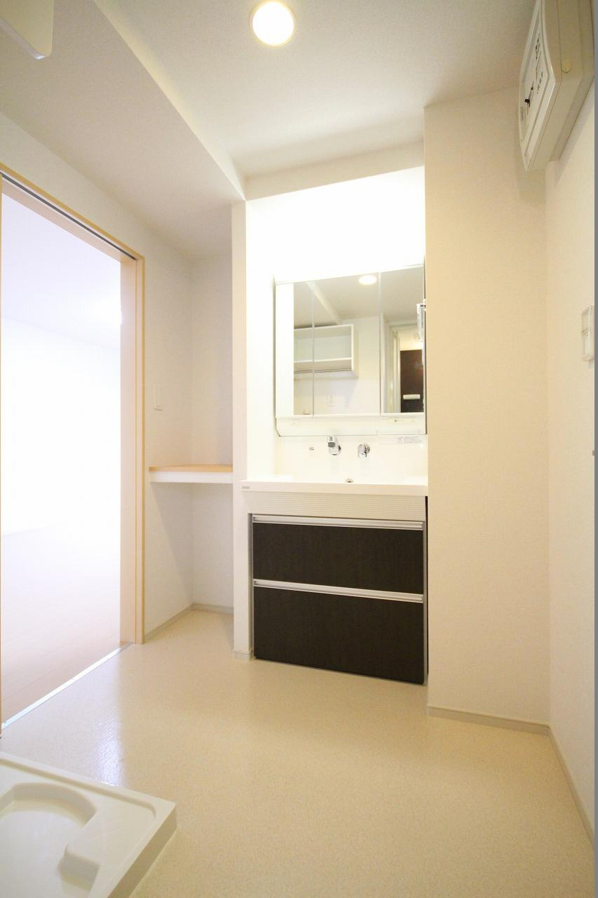 ランドロワ　クロレの洗面所|※お部屋により仕様が異なる場合があります。
