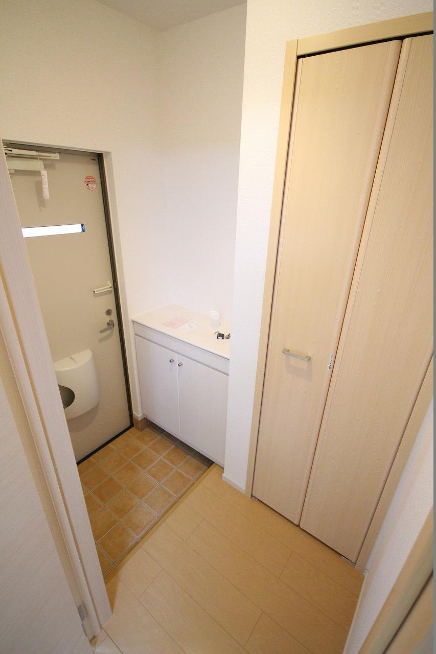 ランドロワ　クロレの玄関|※お部屋により仕様が異なる場合があります。