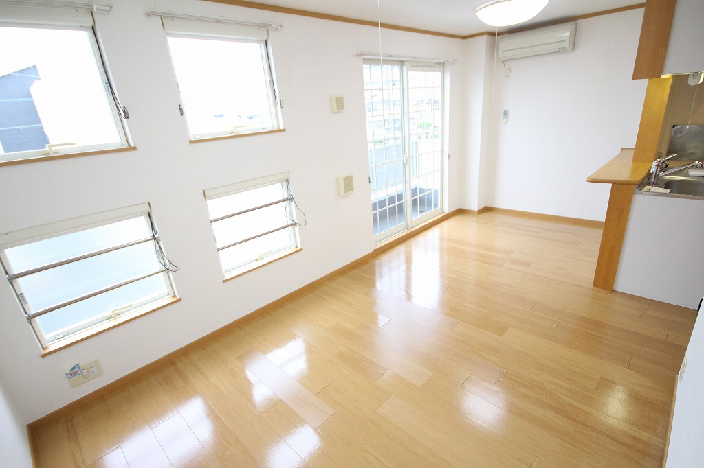 ミニョンⅡ番館の居間・リビング|※お部屋により仕様が異なる場合があります※
