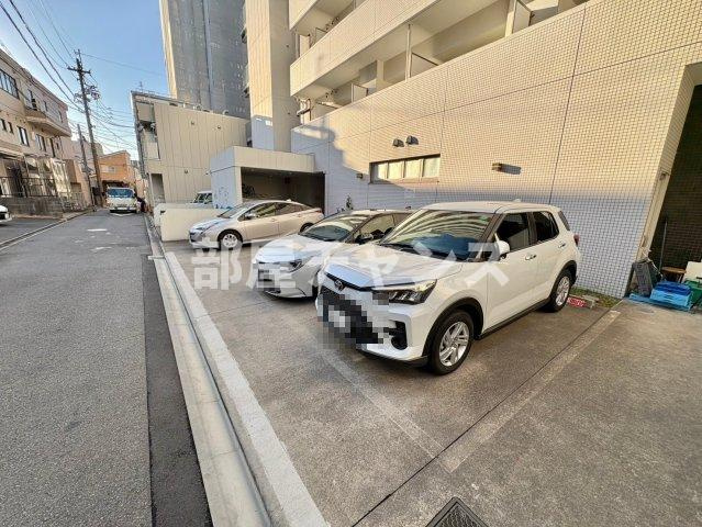 パルティール城西の駐車場