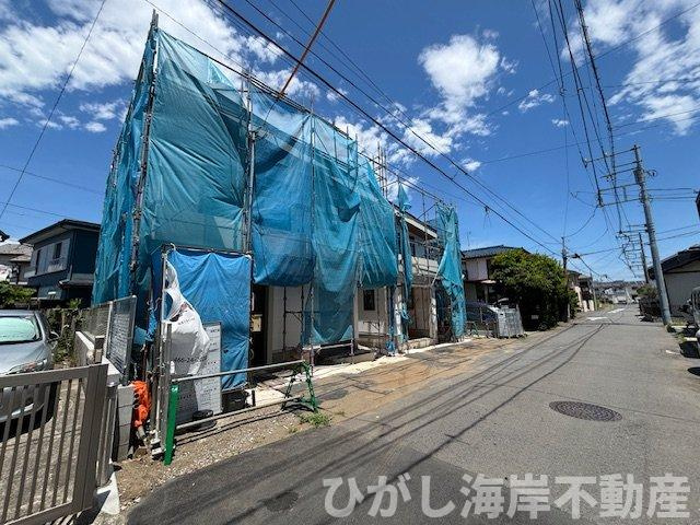 藤沢市辻堂5丁目　新築戸建　全2棟の前面道路含む現地写真|6月22日撮影　建築中　現地外観
