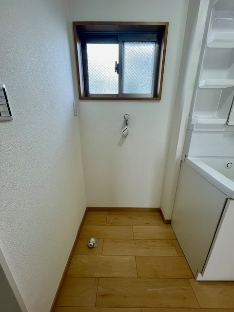 茅ヶ崎市美住町　中古戸建のランドリースペース|新規リフォーム完了！洗濯機置場
