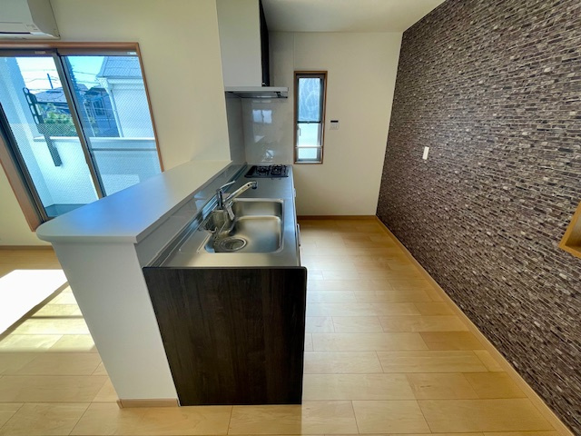 茅ヶ崎市美住町　中古戸建のキッチン|新規リフォーム完了！キッチンスペース