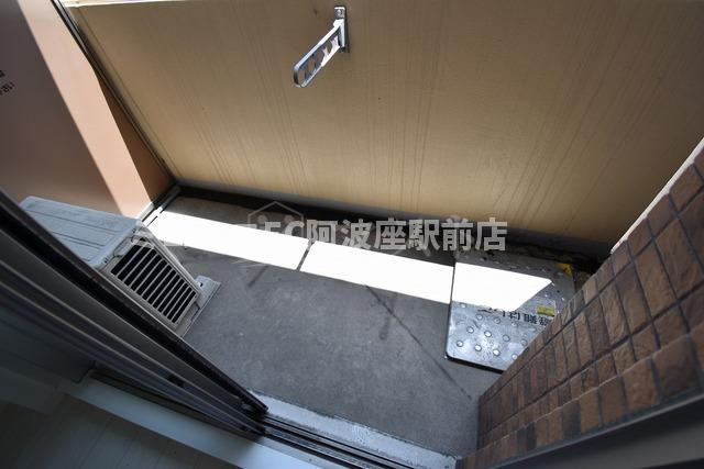 大阪市西区西本町１丁目の賃貸マンションのバルコニー