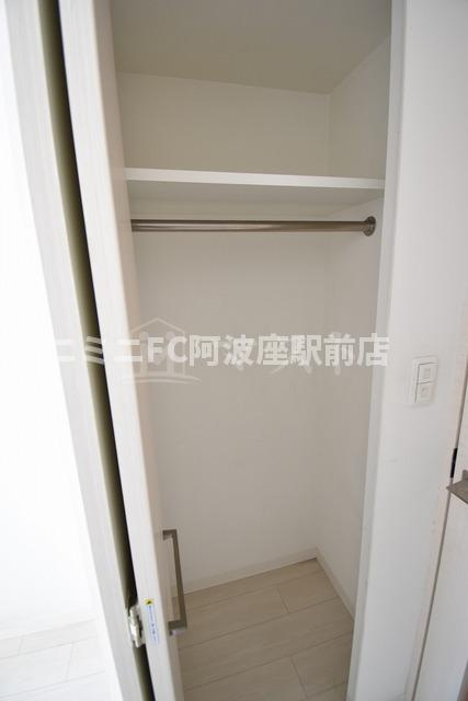 大阪市西区西本町１丁目の賃貸マンションの収納